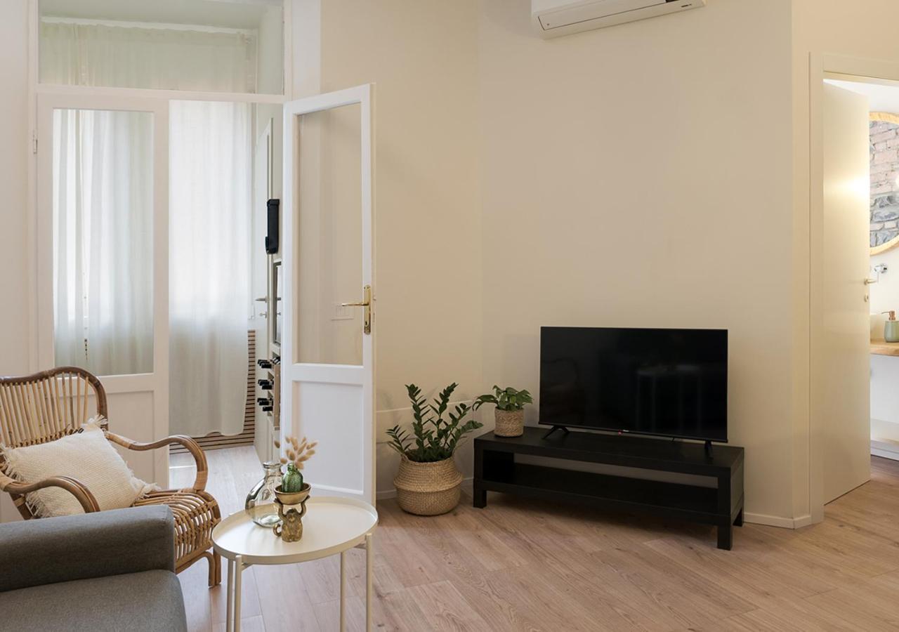 Exclusive Green Apartment - City Center - Como - Near Station Room photo