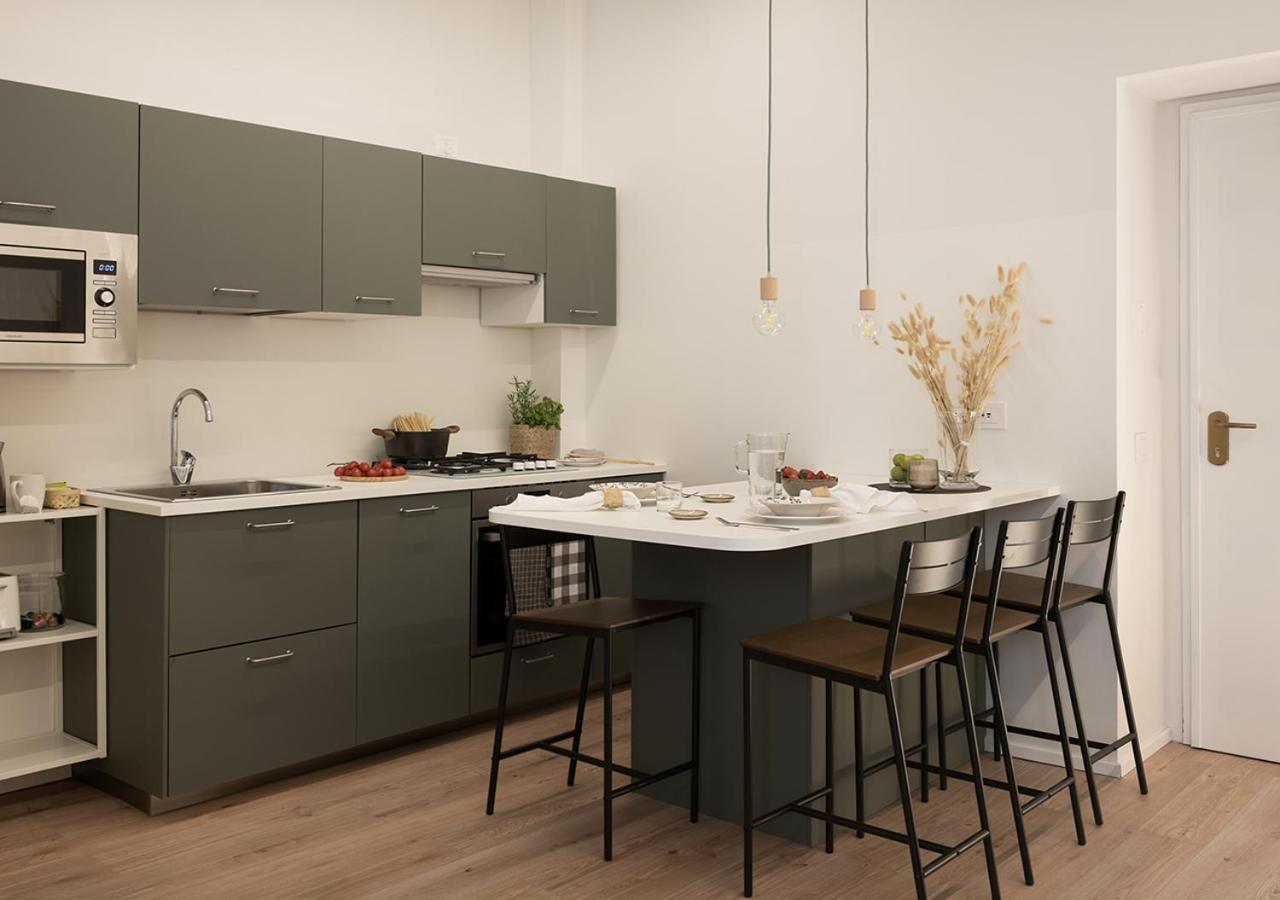 Exclusive Green Apartment - City Center - Como - Near Station Room photo